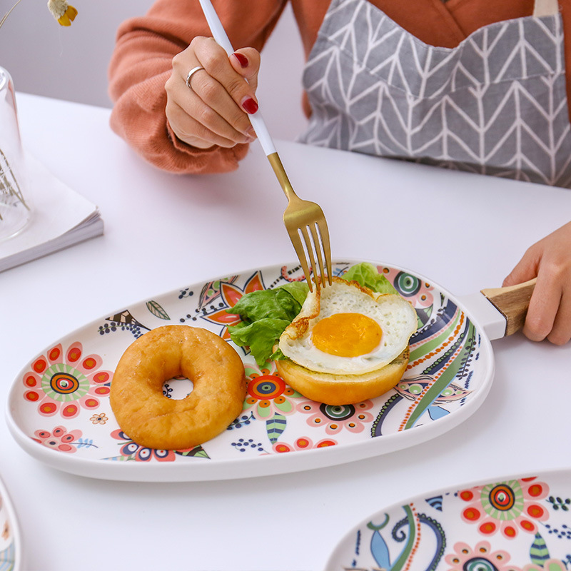High temperature matte glaze medium color acacia wooden handle oval disk steak plate western food plate ceramic plate